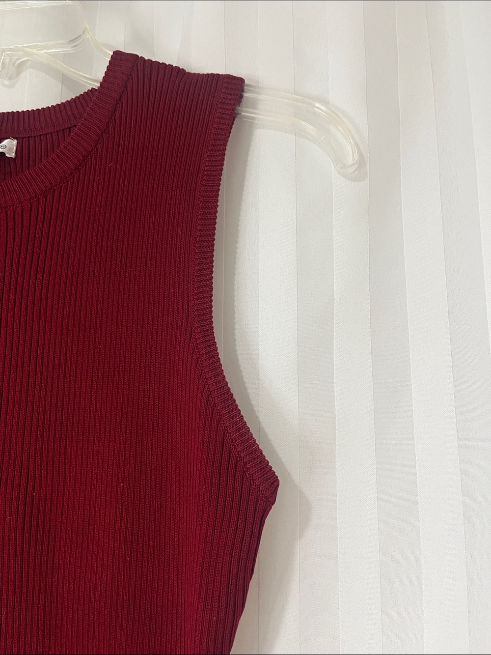 TRILOGY Women’s 100% Silk Deep Red Sleeveless Knit Top - Picture 4 of 7